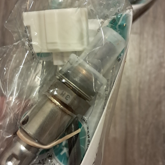 NTK 23162 Oxygen Sensors Lot Of (4) New In Box - Picture 6 of 13